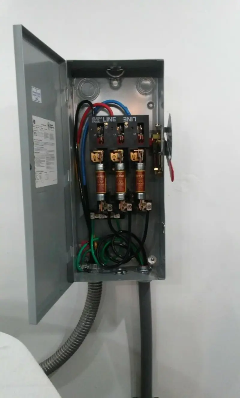 Three-phase disconnect switch installed for Smoke Detector Installation in Wilmington
